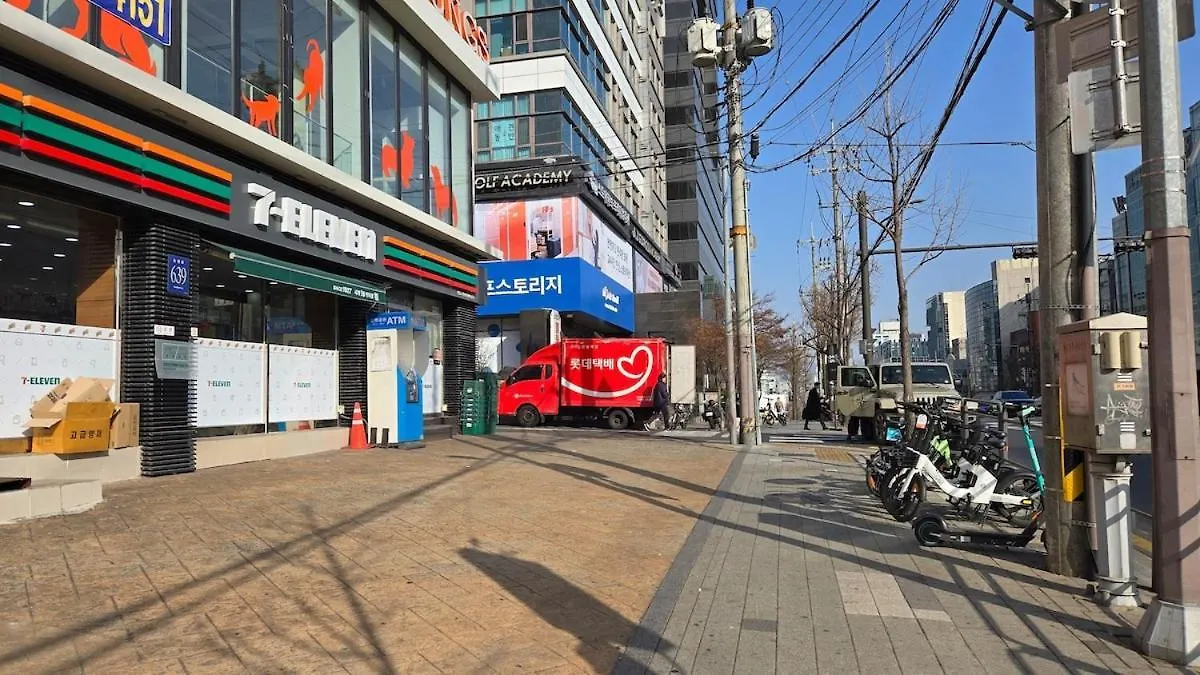 Uniuni Stay Seoul 0*,